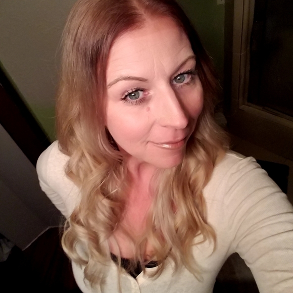 Meet your Posher, Bobbie - Picture 3 of 3